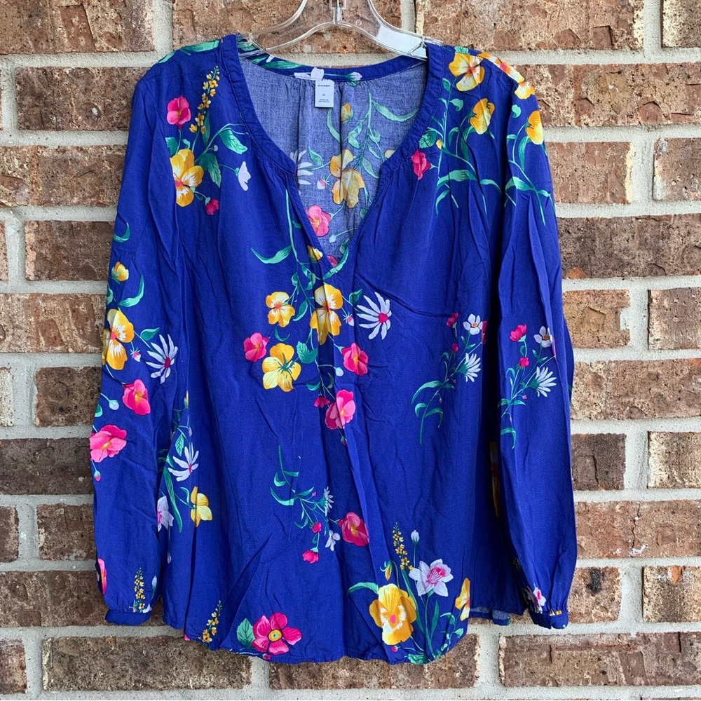 Old navy Royal blue floral print top with long sleeves.
